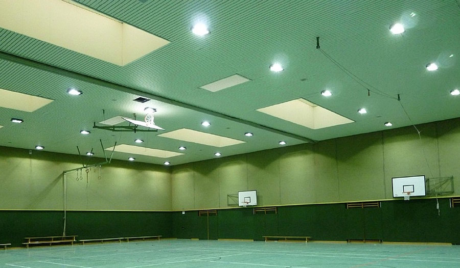 Leuchten für Sporthallen 